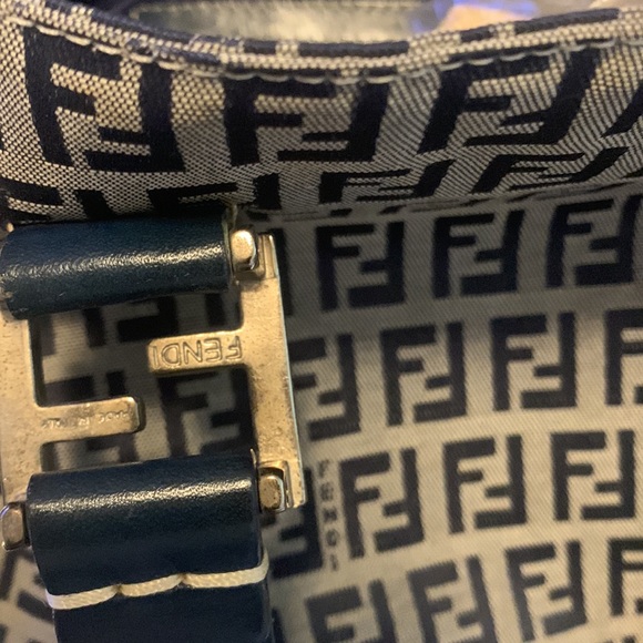 Fendi Zucchino handbag leather and canvas. - Picture 8 of 11